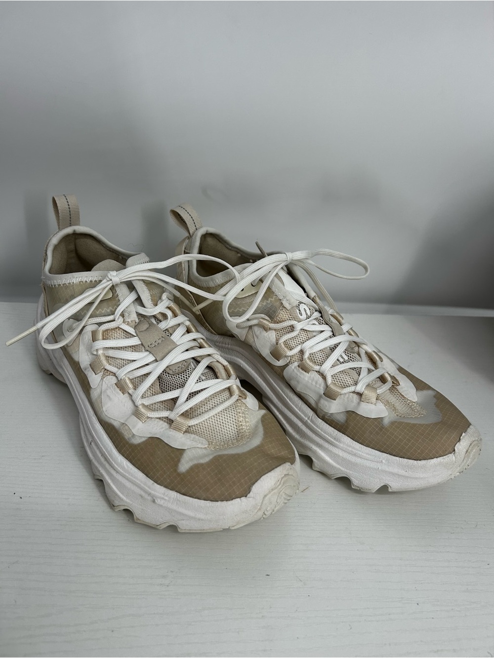 Sorel Womens Kinetic Breakthru Tech Sneaker Size 8 White  Athletic Chunky Shoe